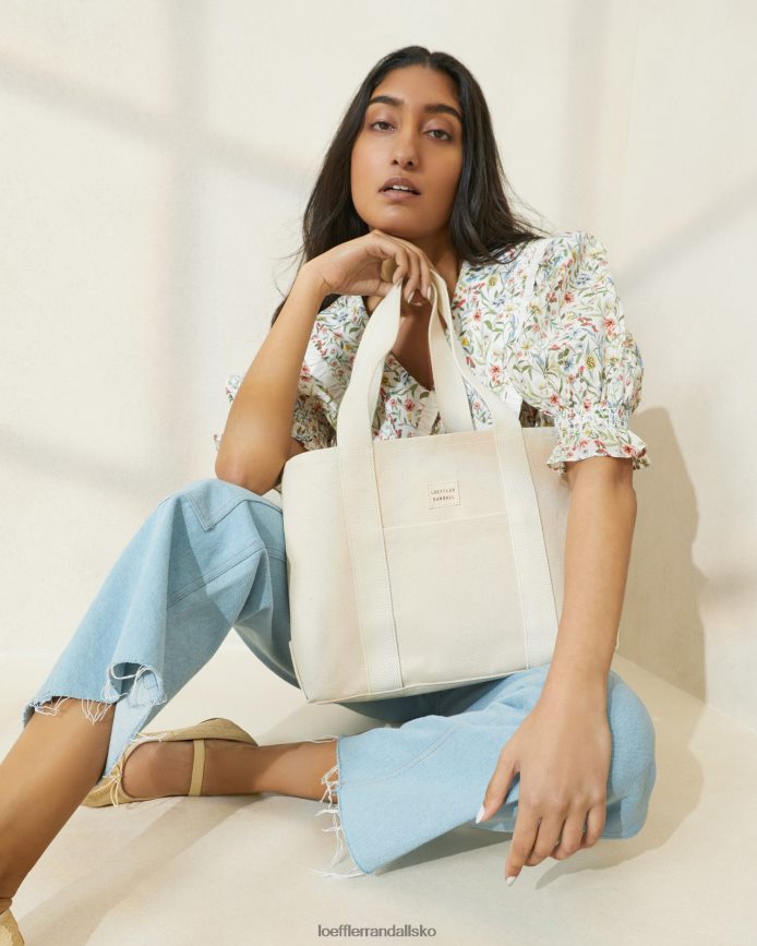 Kvinder Loeffler Randall bennett medium pose naturlig poser P64XZ4313
